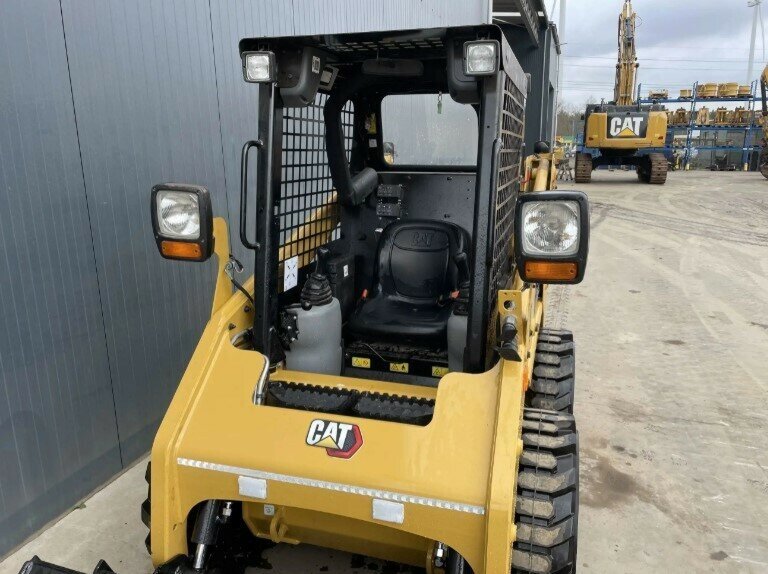 Caterpillar skid loader for sale, Caterpillar 216 model 2025 imported from China, the best website for selling trucks and heavy equipment in Syria
