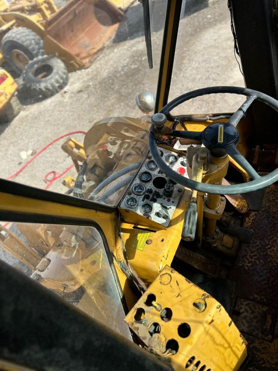 لودر CAT للبيع في دمشق,  CAT 950C موديل 1972 تواجد دمشق, أفضل موقع لبيع الشاحنات والمعدات الثقيلة في سوريا