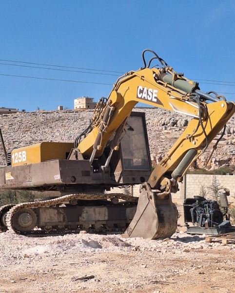 Bakr Case Poclain 1991 Model,  they are available in Sarmada