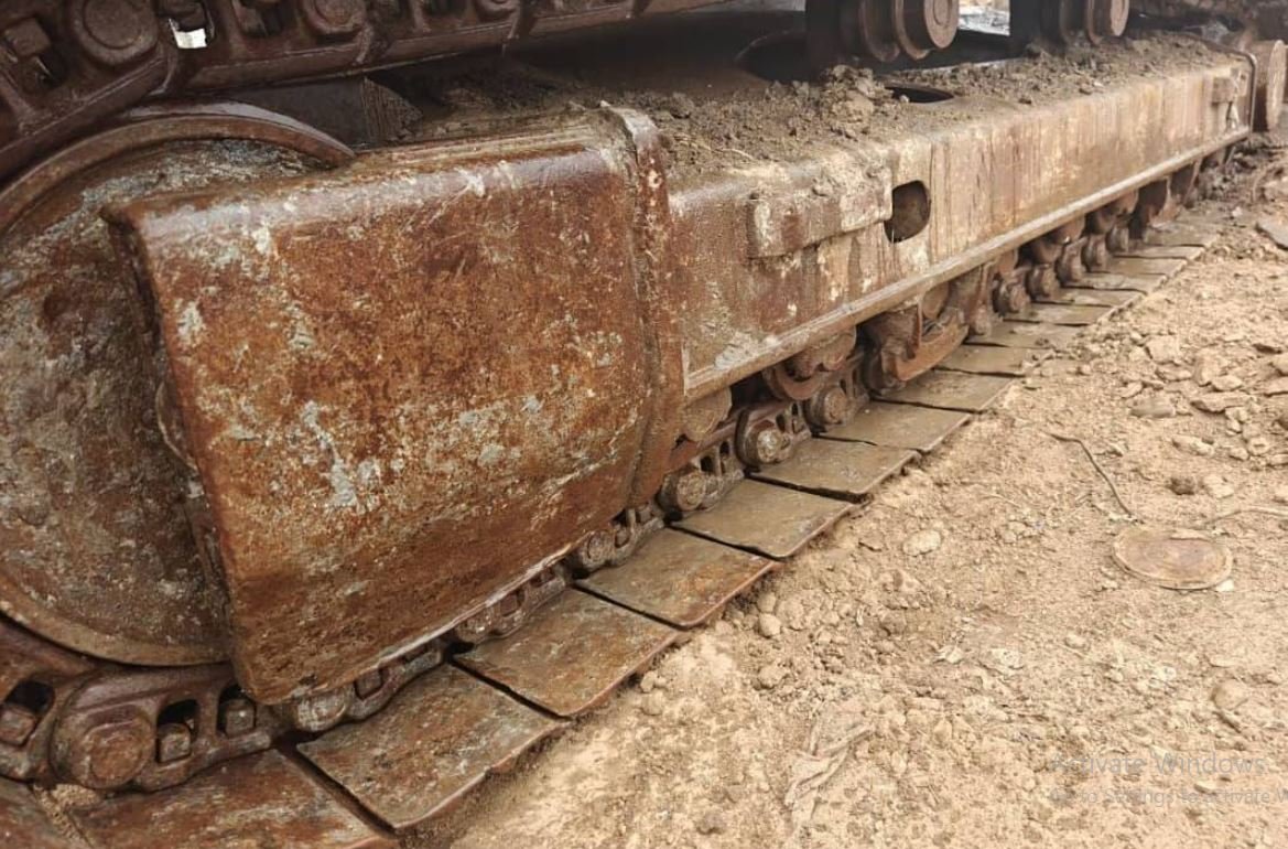 باكر فولفو نظيف وجاهز للببيع, 0944521119