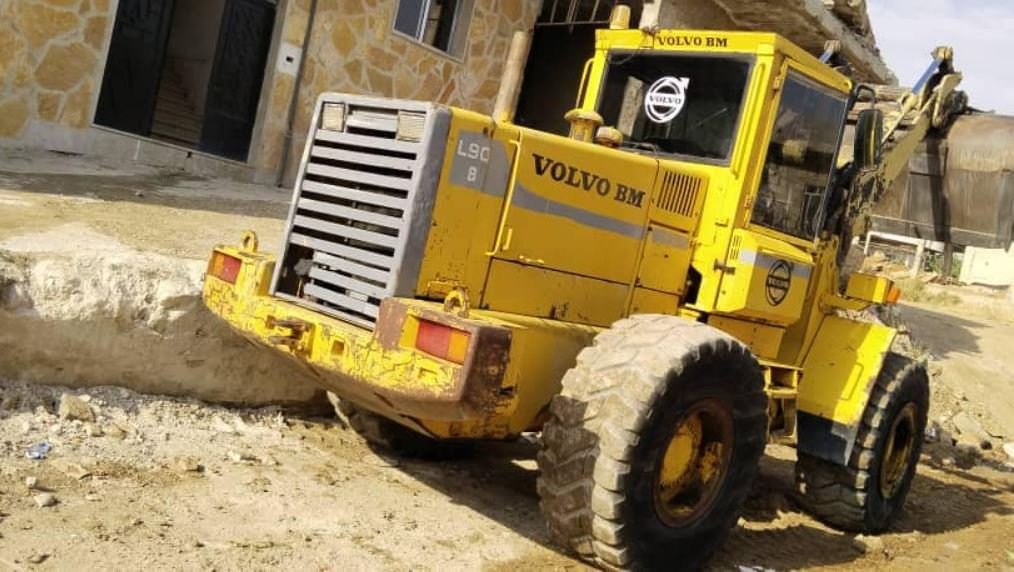 Loaders in Syria for sell, Volvo Loader in Syria for sell, Type 90 model 1994