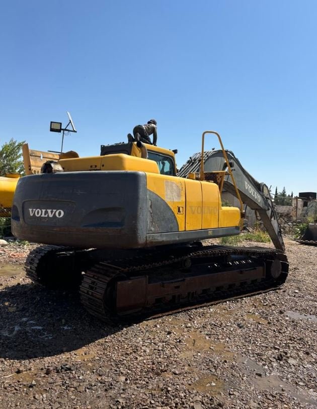 Loader Volvo for sell in Syria, Available in Latakia, model 2010