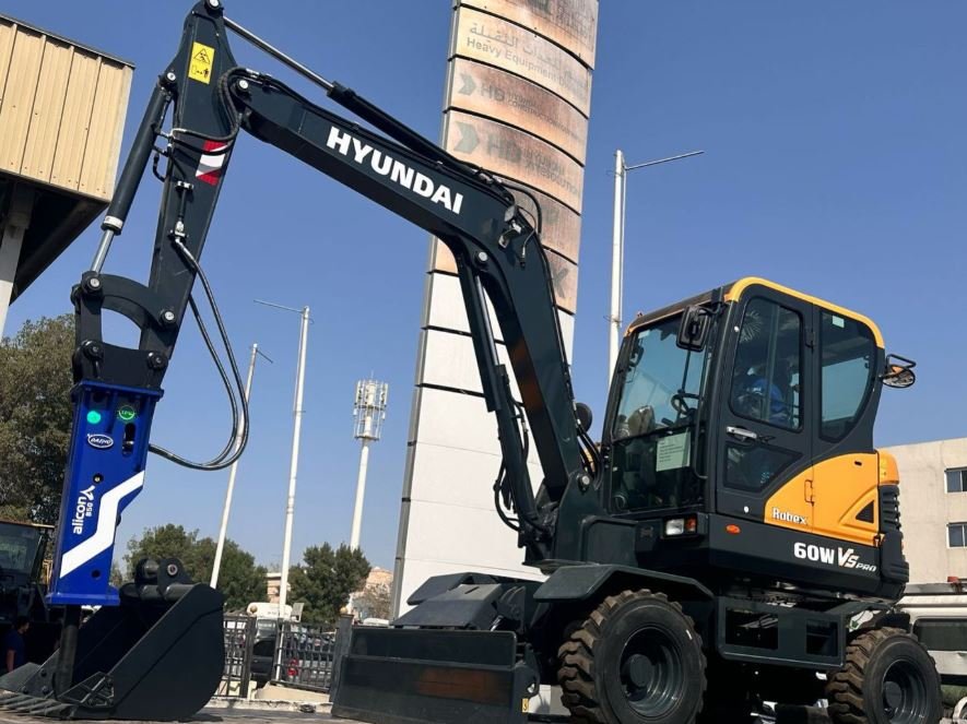 FOR SALE: 2023 Korean 6-Ton Wheeled Excavator - Located in Damascus,