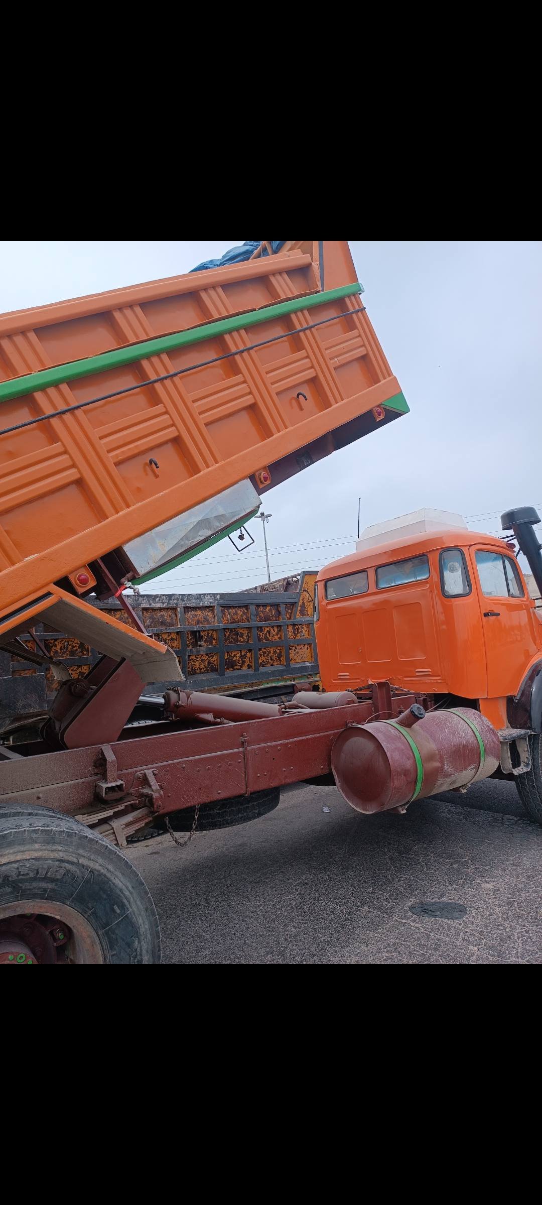 للبيع قلاب مرسيدس, موديل 77, متوفر بحلب