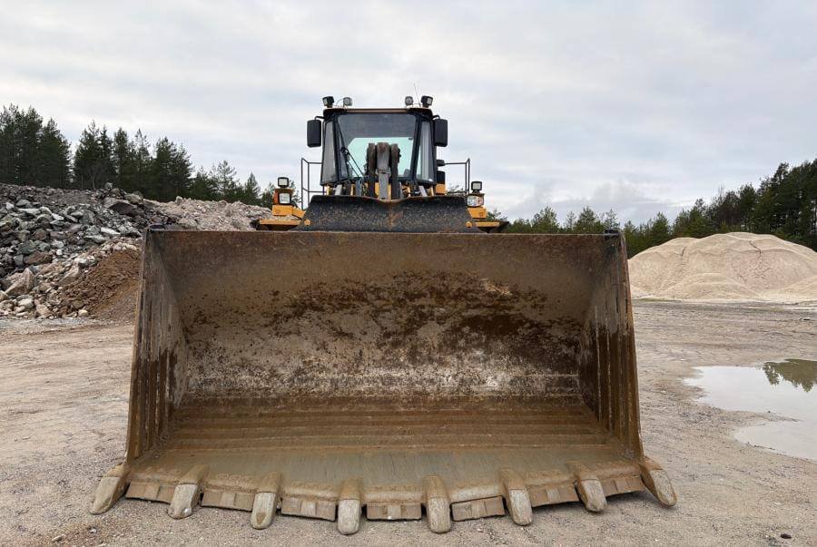 للبيع فولفو L220F, جاهز للاستيراد إلى سوريا