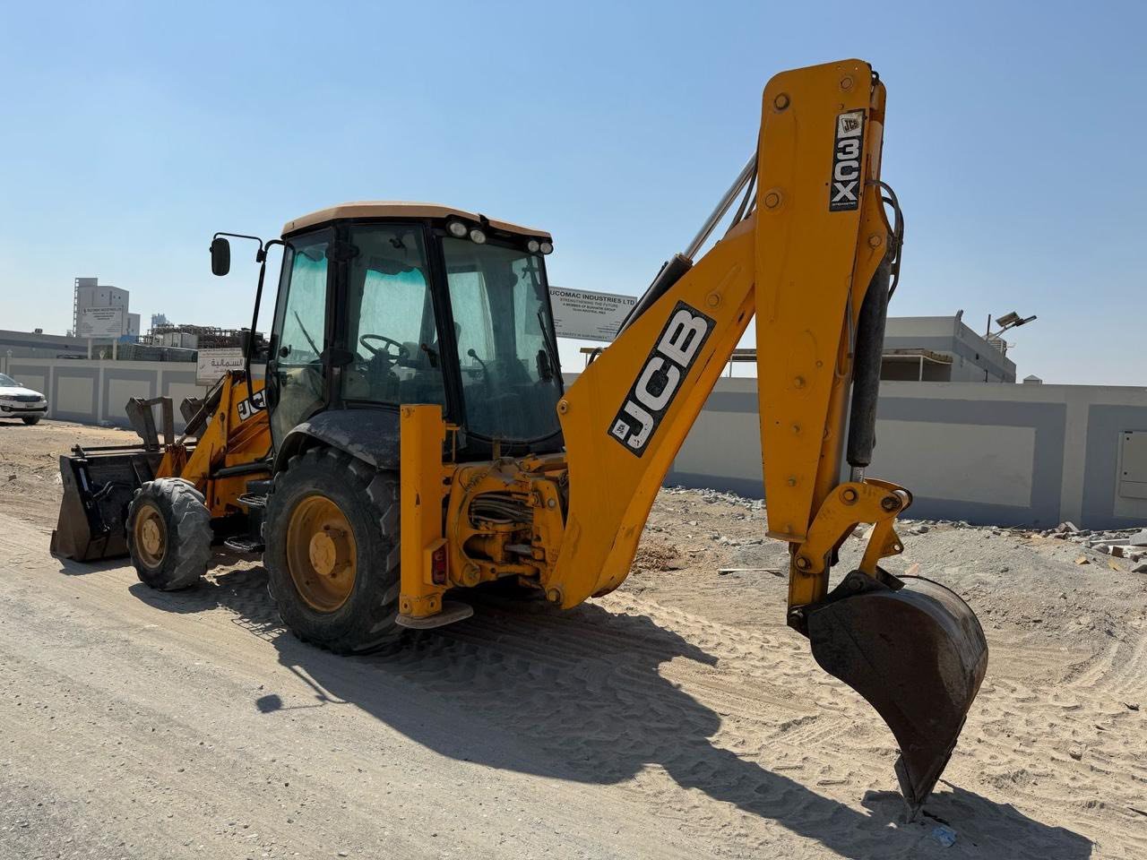 For sale: Original British JCB3CX, 2018 model, standard engine, standard gearbox, telescopic boom, for sale in Idlib.