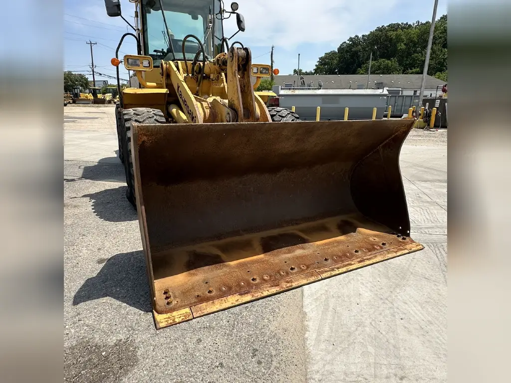 لودر KAWASAK للبيع في دمشق, KAWASAK I70Z5 موديل 2006 تواجد دمشق, أفضل موقع لبيع الشاحنات والمعدات الثقيلة في سوريا