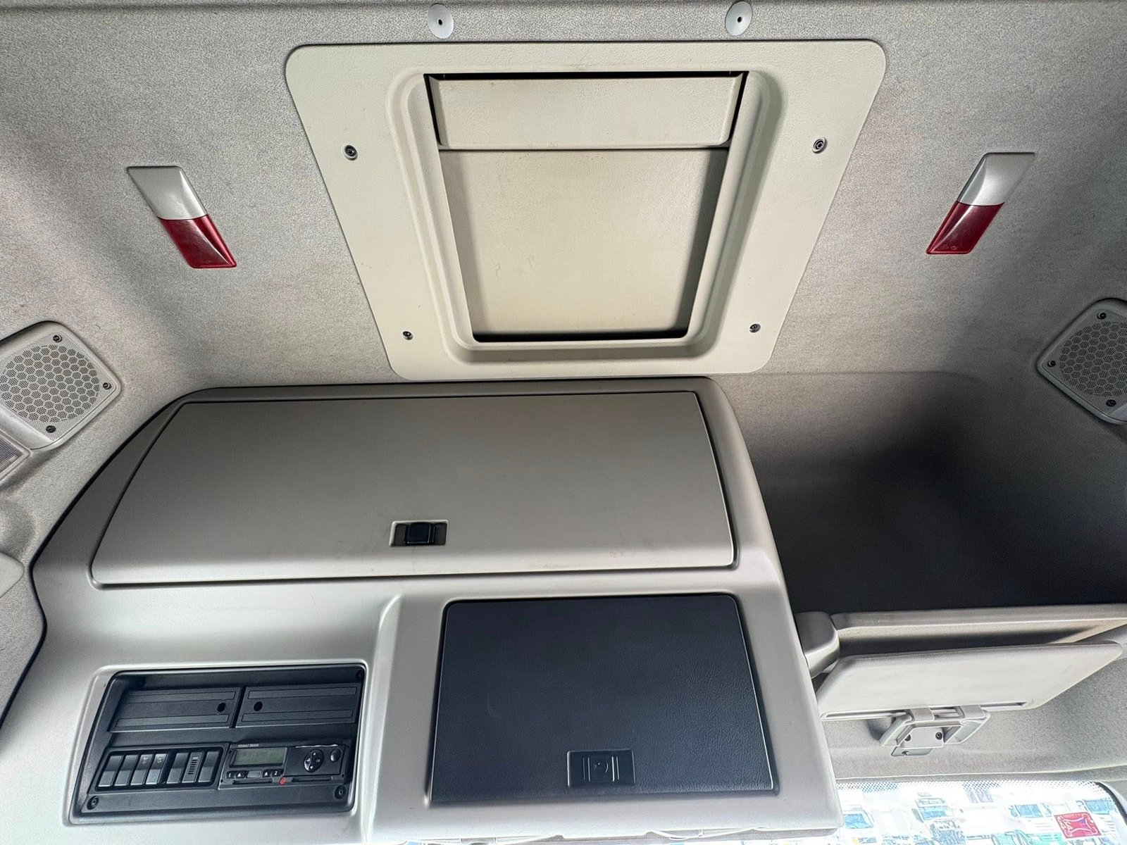 للبيع شاحنة رينو 460 DXI, أوتوماتيك 2013 | وارد إسبانيا - اللاذقية.