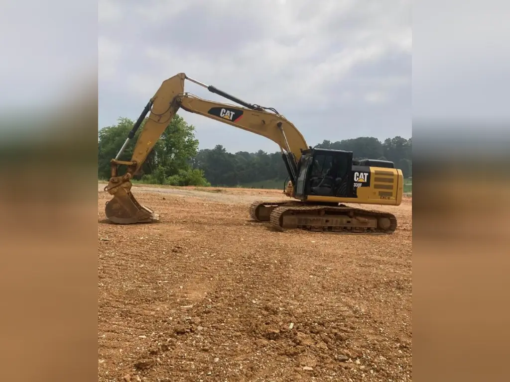 Caterpillar excavator for sale in Idlib, Caterpillar 330FLs model 2017 located in Idlib, the best site for selling trucks and heavy equipment in Syria