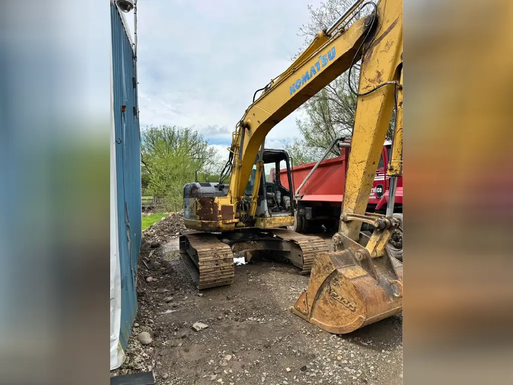 Komatsu Excavator for sale in Idlib, Komatsu PC138US model 2006, located in Idlib, the best site for selling trucks and heavy equipment in Syria