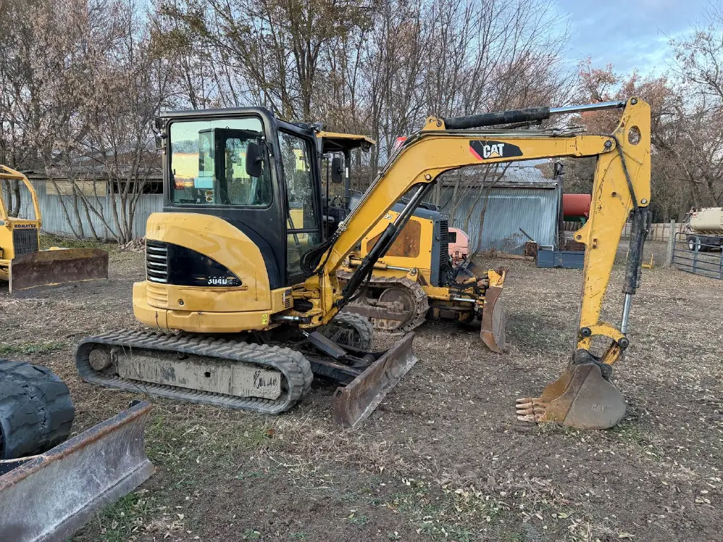 Caterpillar excavator for sale in Idlib, Caterpillar 304D model 2012, located in Idlib, the best site for selling trucks and heavy equipment in Syria