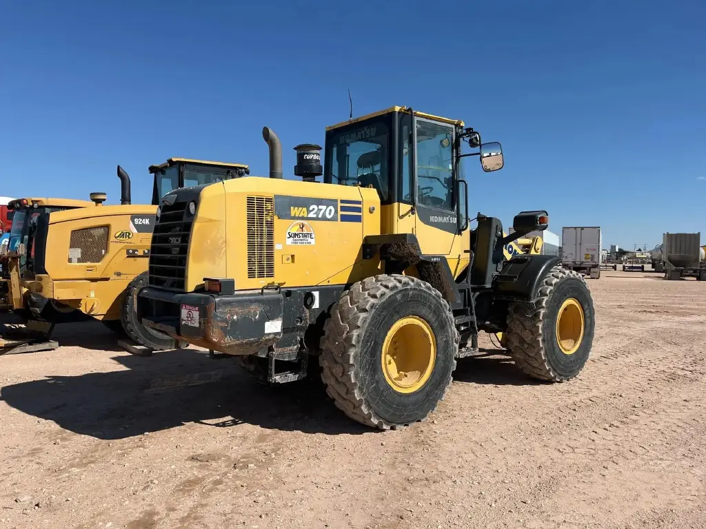 KOMATSU loader for sale in Aleppo, KOMATSU WA270, 2015 model, located in Aleppo, the best site for selling trucks and heavy equipment in Syria