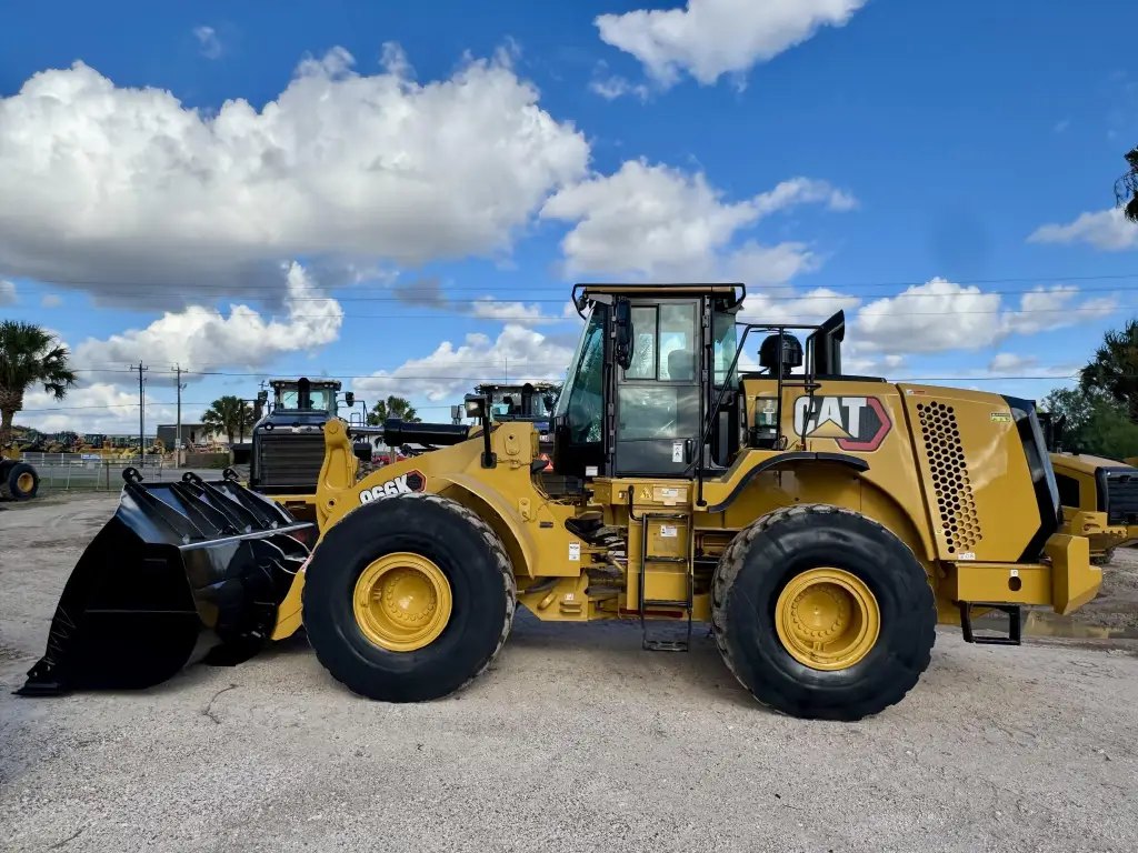 CATERPILLAR loader for sale in Aleppo, CATERPILLAR 966K model 2012, located in Aleppo, the best site for selling trucks and heavy equipment in Syria