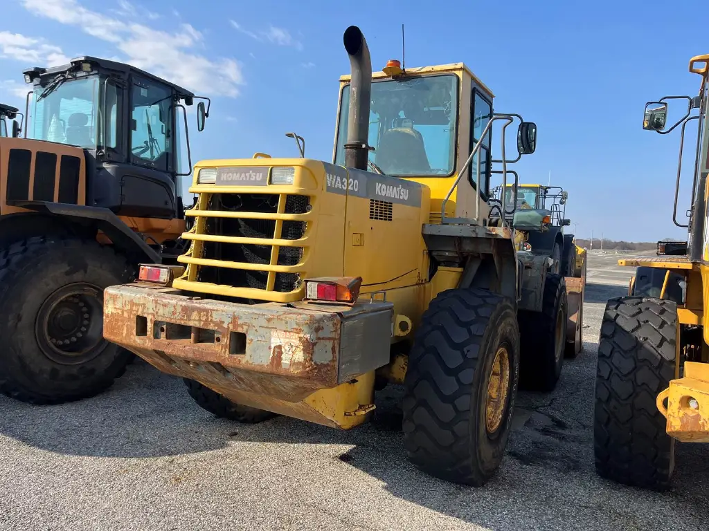 Komatsu loader for sale in Aleppo, Komatsu WA320, model 2000, located in Aleppo, the best site for selling trucks and heavy equipment in Syria