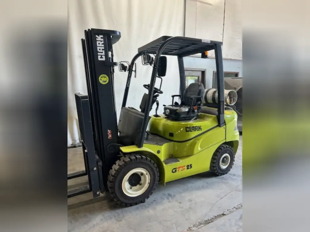 Forklift Material for sale in Aleppo, Material GTS25Ls model 2020 available in Aleppo, the best site for selling trucks and heavy equipment in Syria