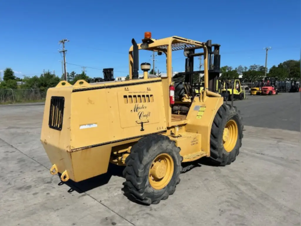 حفار CATERPILLAR للبيع في حمص, CATERPILLAR 330GCs موديل 2019 تواجد حمص, أفضل موقع لبيع الشاحنات والمعدات الثقيلة في سوريا