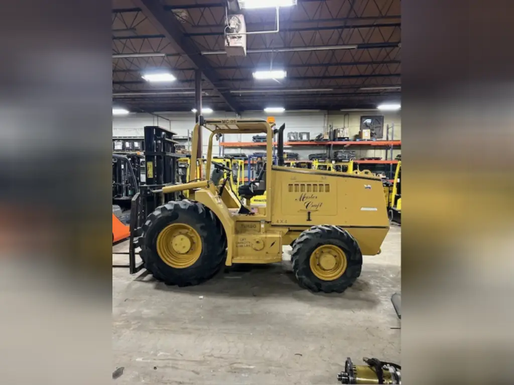 حفار CATERPILLAR للبيع في حمص, CATERPILLAR 330GCs موديل 2019 تواجد حمص, أفضل موقع لبيع الشاحنات والمعدات الثقيلة في سوريا