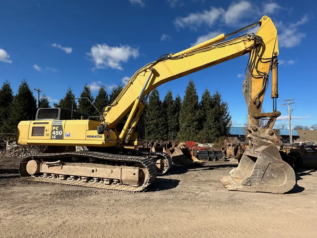 KOMATSU Excavator for sale in Homs, KOMATSU PC450s, 2011 model, located in Homs. The best site for selling trucks and heavy equipment in Syria