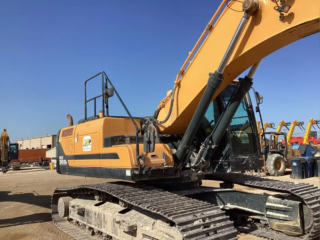 حفار HYUNDAI للبيع في حمص, HYUNDAI HX300Ls موديل 2018 تواجد حمص, أفضل موقع لبيع الشاحنات والمعدات الثقيلة في سوريا