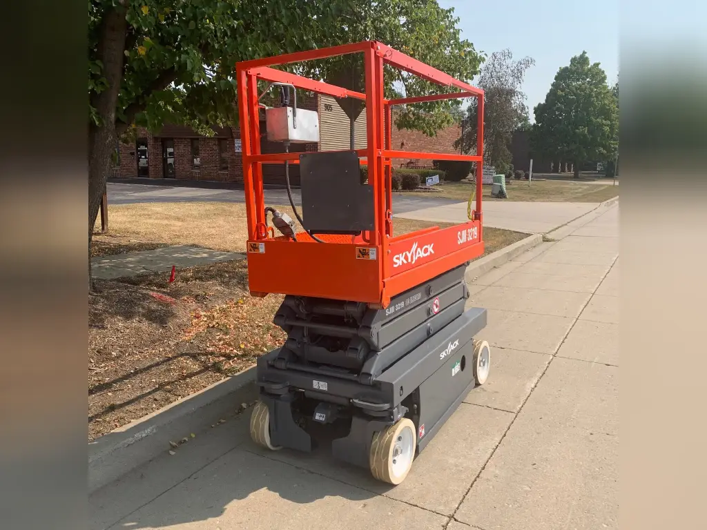 SKYJACK scissor lift for sale in Damascus, SKYJACK 3219s model 2021 available in Damascus, the best site for selling trucks and heavy equipment in Syria