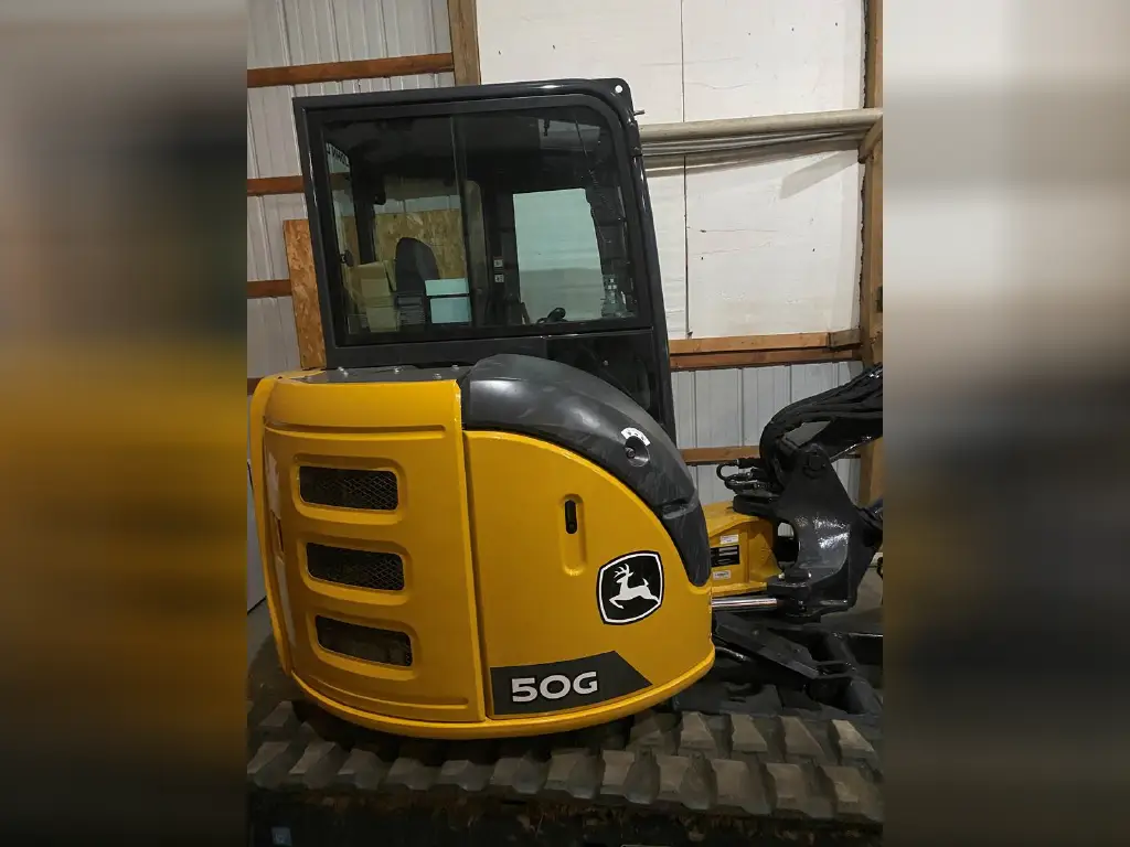 حفار Deere للبيع في دمشق, Deere 50Gs موديل 2023 تواجد دمشق, أفضل موقع لبيع الشاحنات والمعدات الثقيلة في سوريا