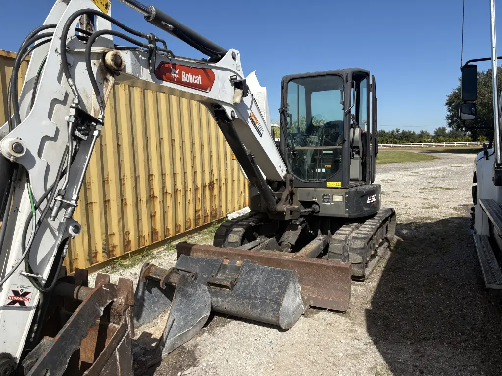 BOBCAT excavator for sale in Damascus, BOBCAT E50s model 2020, located in Damascus. The best site for selling trucks and heavy equipment in Syria.