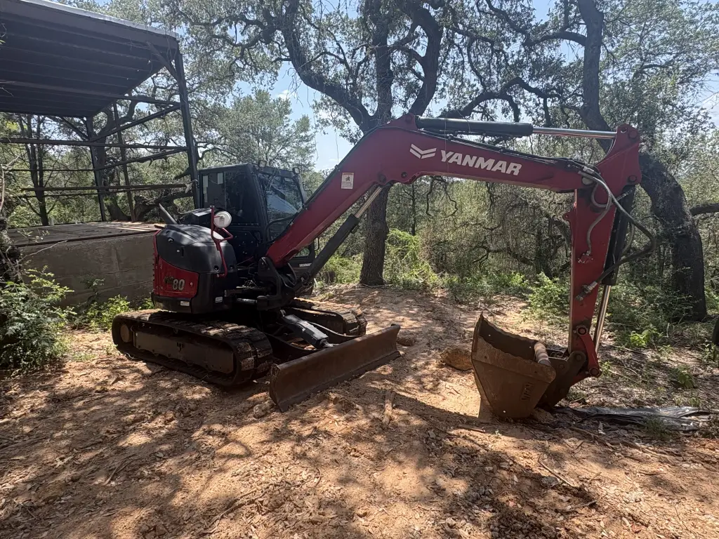 Yanmar excavator for sale in Damascus, Yanmar 80, 2020 model, located in Damascus, the best site for selling trucks and heavy equipment in Syria