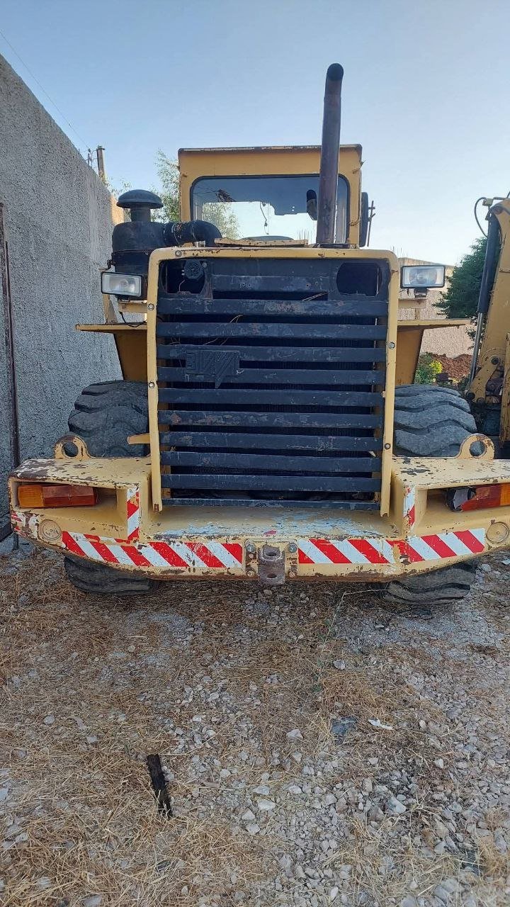 Volvo loader for sale in Damascus, Volvo L90 model 1991 available in Damascus, the best site for selling trucks and heavy equipment in Syria