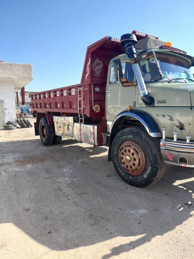 قلاب مرسيدس للبيع في دمشق, مرسيدس 192 موديل 1970 تواجد دمشق, أفضل موقع لبيع الشاحنات والمعدات الثقيلة في سوريا