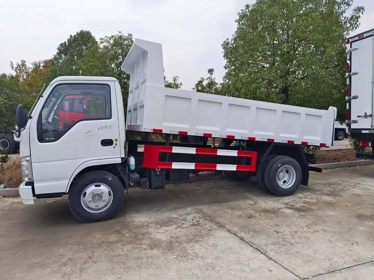 إيسوزو قلاب 2024: قوة يابانية أصلية للعمل الشاق (جاهز للتصدير)