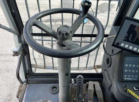 حفار Fuchs للبيع في ادلب, Fuchs 26G موديل 2011 تواجد ادلب, أفضل موقع لبيع الشاحنات والمعدات الثقيلة في سوريا