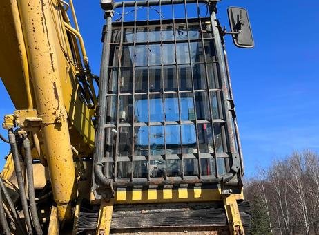Komatsu excavator for sale in Idlib, Komatsu PC380 model 2011, located in Idlib, the best site for selling trucks and heavy equipment in Syria