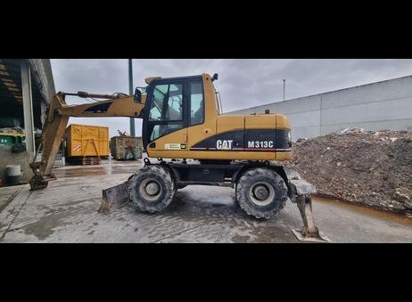 Cat excavator for sale in Idlib, Cat M313C model 2005 available in Idlib, the best site for selling trucks and heavy equipment in Syria