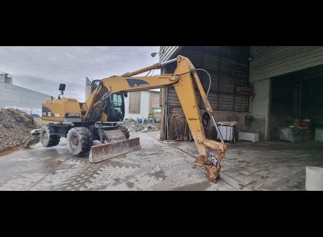 حفار Cat للبيع في ادلب, Cat M313C موديل 2005 تواجد ادلب, أفضل موقع لبيع الشاحنات والمعدات الثقيلة في سوريا