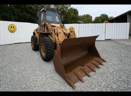 CASE loader for sale in Idlib, CASE W14 model 1983, located in Idlib, the best site for selling trucks and heavy equipment in Syria