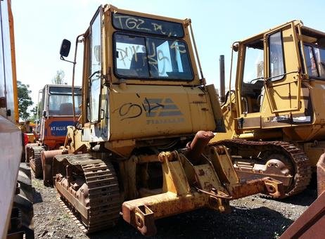 Fiat loader for sale in Idlib, Fiat 10 model 2019 located in Idlib, the best site for selling trucks and heavy equipment in Syria