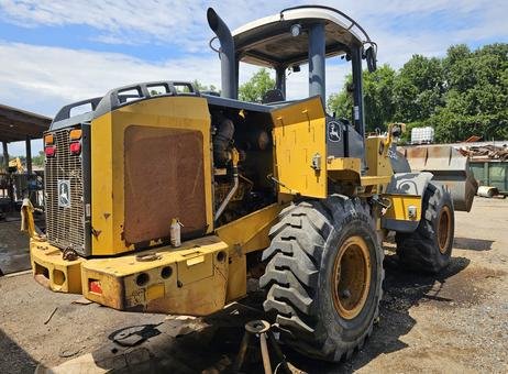 Deere loader for sale in Idlib, Deere 524K model 2009 available in Idlib, the best site for selling trucks and heavy equipment in Syria