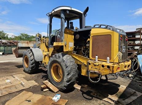 لودر Deere للبيع في ادلب, Deere 524K موديل 2009 تواجد ادلب, أفضل موقع لبيع الشاحنات والمعدات الثقيلة في سوريا