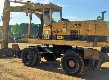 حفار CAT للبيع في ادلب, CAT 214B موديل 1994 تواجد ادلب, أفضل موقع لبيع الشاحنات والمعدات الثقيلة في سوريا