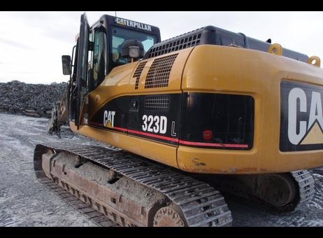 CAT excavator for sale in Idlib, CAT 323DLC model 2006, located in Idlib, the best site for selling trucks and heavy equipment in Syria