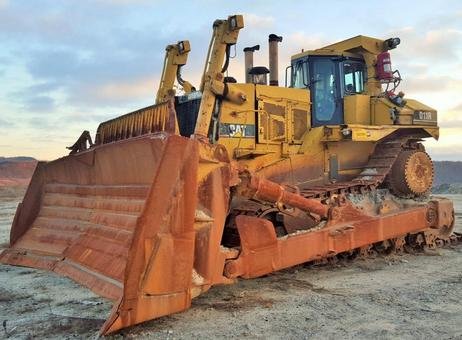 CAT bulldozer for sale in Idlib, CAT D11R model 2006 available in Idlib, the best site for selling trucks and heavy equipment in Syria