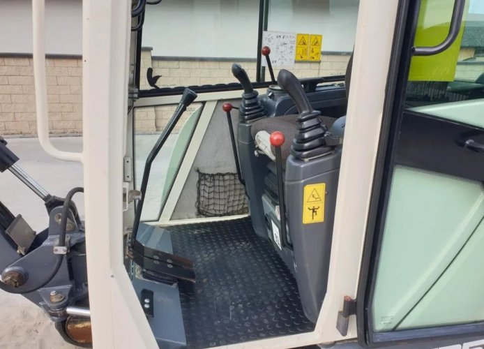 حفار Terex للبيع في حمص, Terex TC25 موديل 2015 تواجد حمص, أفضل موقع لبيع الشاحنات والمعدات الثقيلة في سوريا