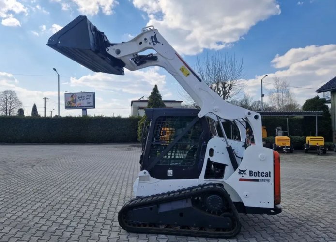 بوبكات 590 للبيع في حمص, Bobcat 590 موديل 2013 تواجد حمص, أفضل موقع لبيع الشاحنات والمعدات الثقيلة في سوريا