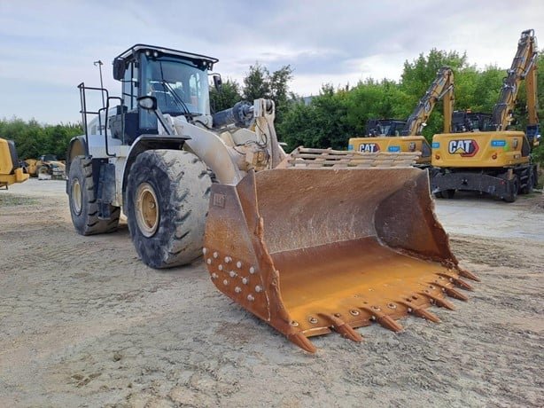 CATERPILLAR loader for sale in Damascus, CATERPILLAR 972M model 2021, located in Damascus, the best site for selling trucks and heavy equipment in Syria