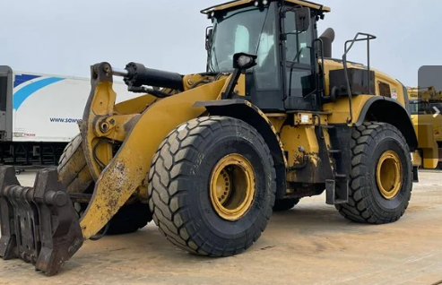 CATERPILLAR loader for sale in Damascus, CATERPILLAR 972M model 2020 located in Damascus, the best site for selling trucks and heavy equipment in Syria