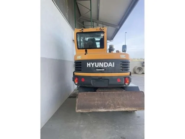 حفار HYUNDAI للبيع في دمشق, HYUNDAI 55W موديل 2016 تواجد دمشق, أفضل موقع لبيع الشاحنات والمعدات الثقيلة في سوريا