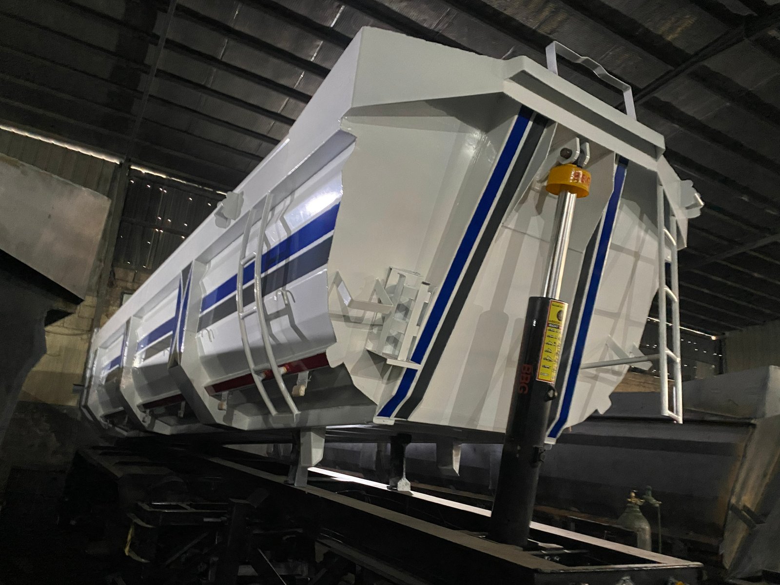 Dump Trailers two axles, 24 Cubic Meter, Best Offers