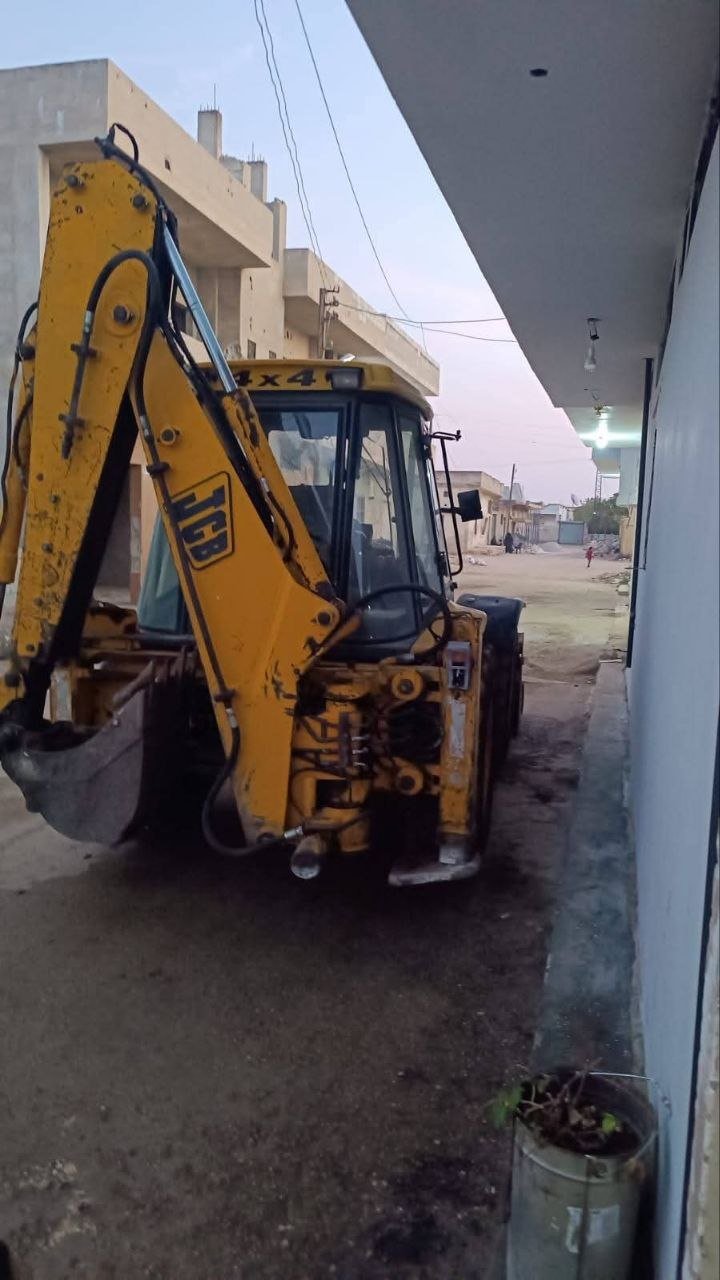 JCB loader for sale in Idlib, JCB 4X model 1997, located in Idlib, the best site for selling trucks and heavy equipment in Syria