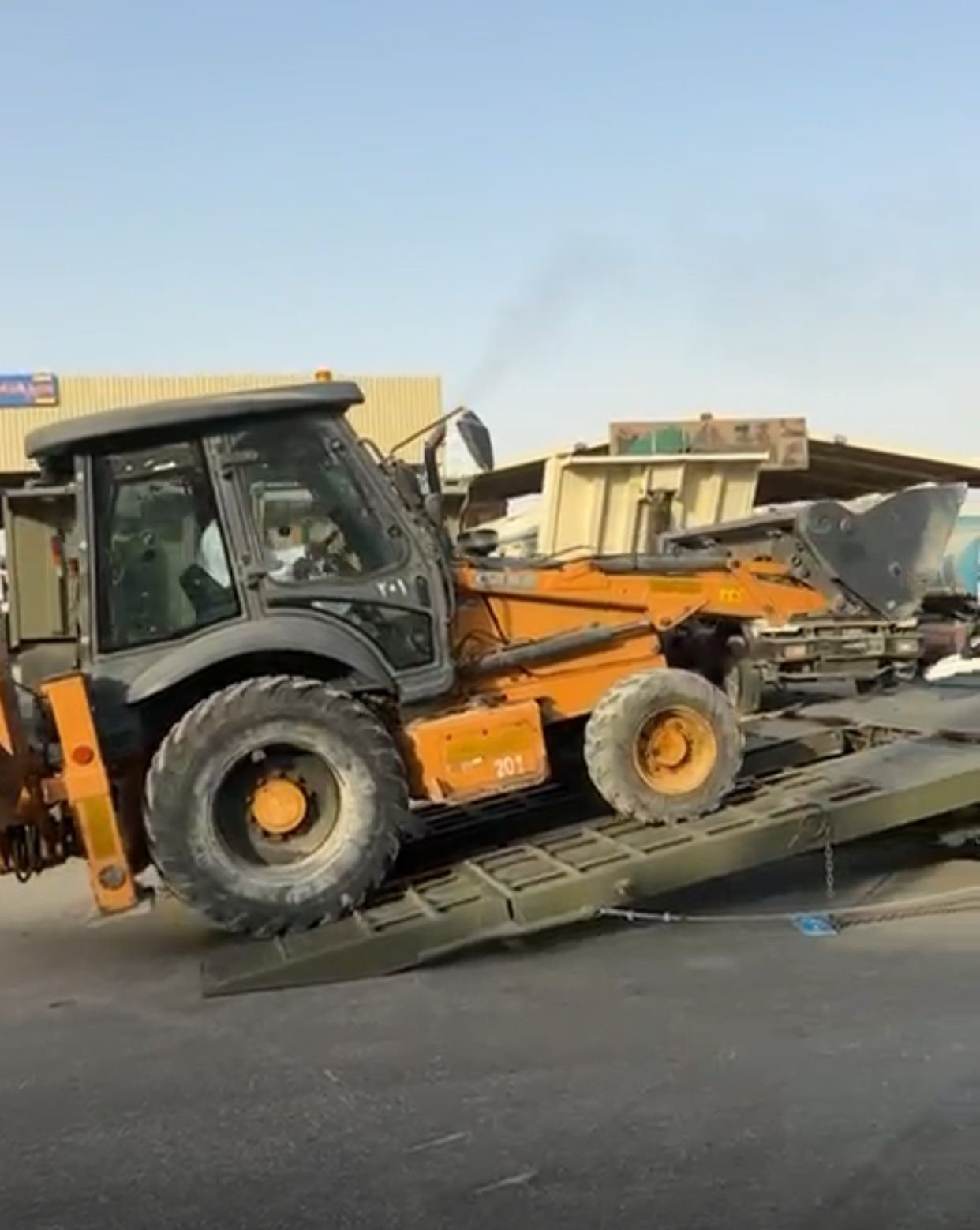 حفار عقرب تركس جي سي بي للبيع في سورية, باكر عقرب نوع 3 سي اكس , موديل 2015, متوفر منه معدتان, يوجد فيديو