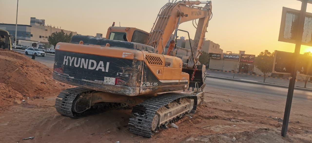 أفضل عروض الحفارات الباكر في سورية, باكر هونداي وصل حديثا لسورية, مقاس 220 ال سي, موديل 2012, يوجد فيديو